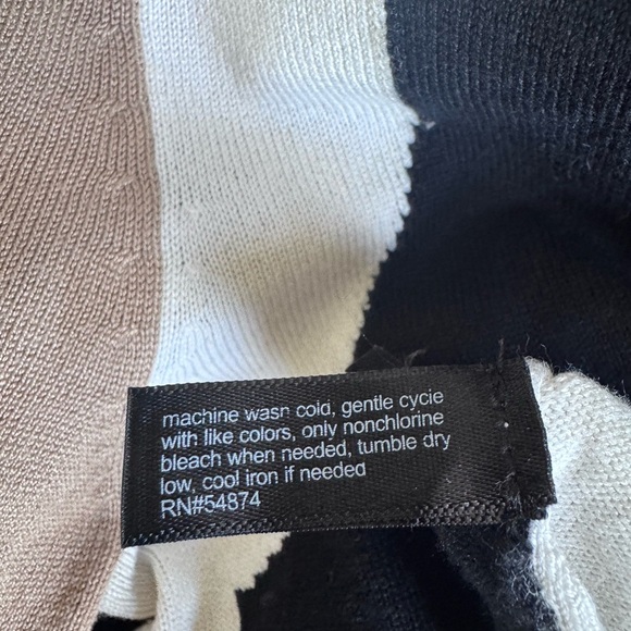 The Limited Black and Tan 3/4 Sleeve Crew Neck Sweater - Picture 3 of 13